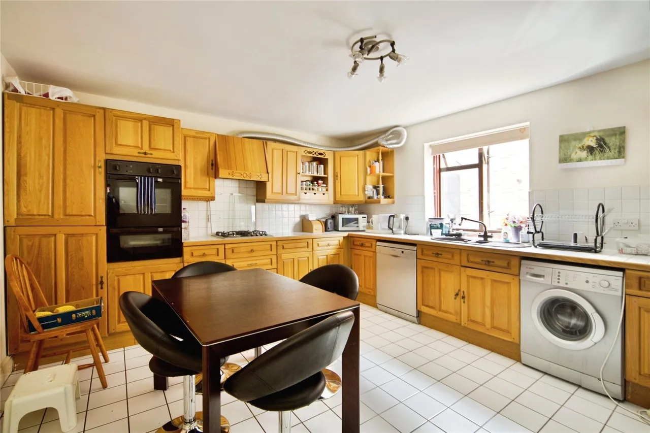 Holden Avenue, London, N12, photo 5