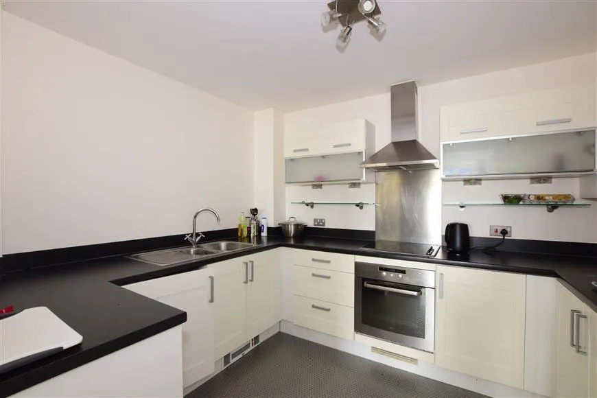 Gisors Road, Southsea, Portsmouth, PO4, photo 5