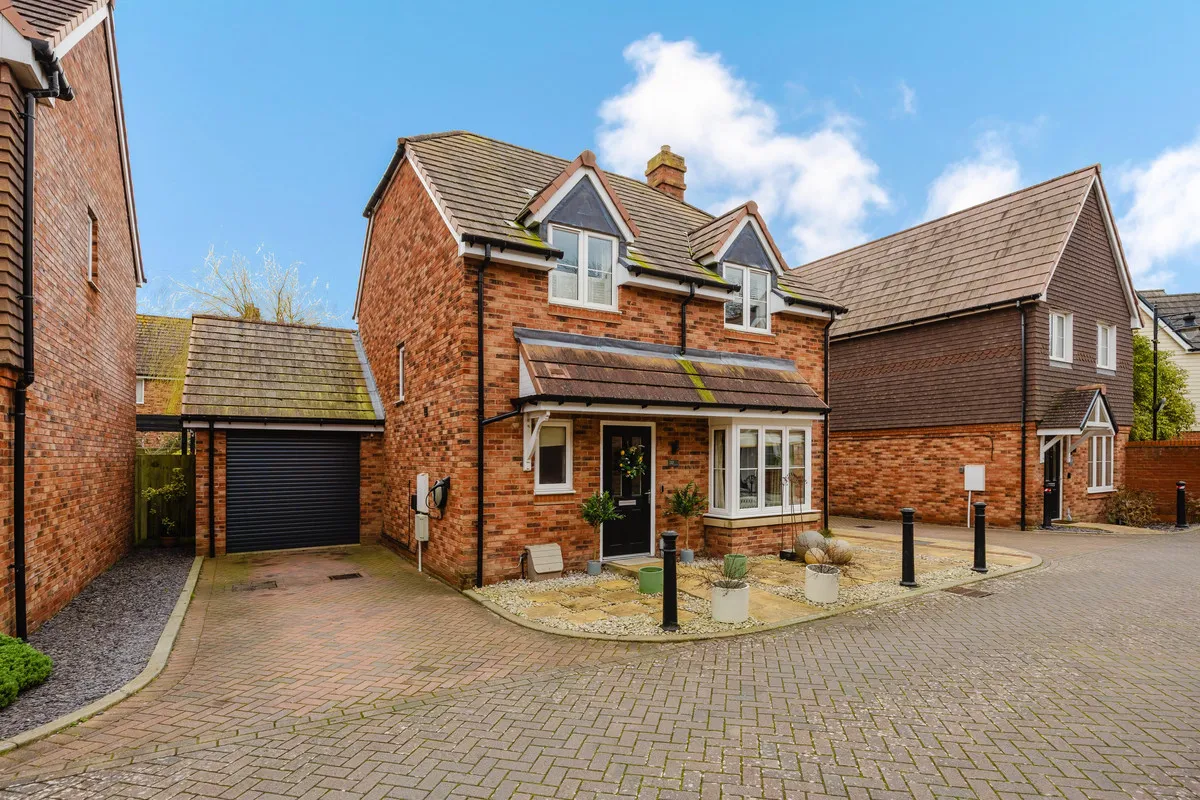 4 bed property for sale, Skylark Rise, Goring-by-sea, BN12