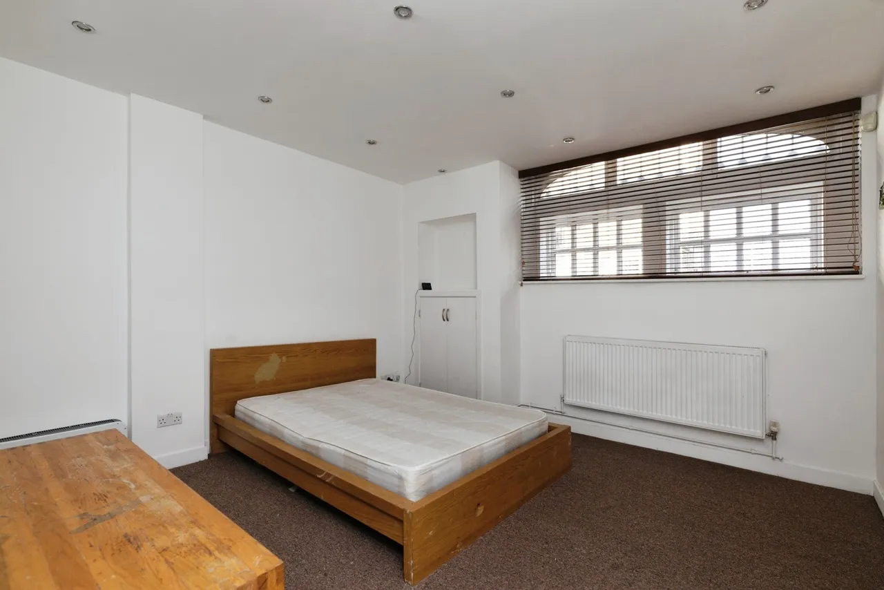 York Mews, Ilford, IG1, photo 12