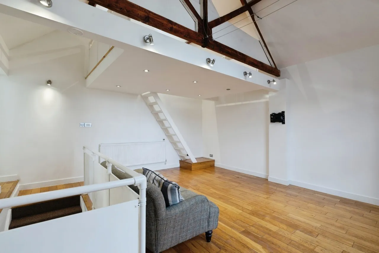 York Mews, Ilford, IG1, photo 9