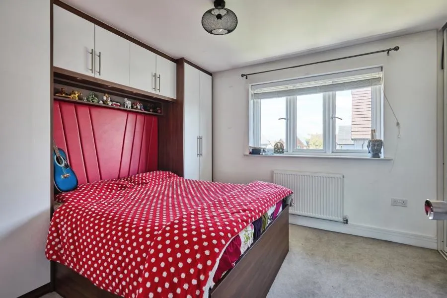 Rye Way, Finchwood Park, RG40, photo 6