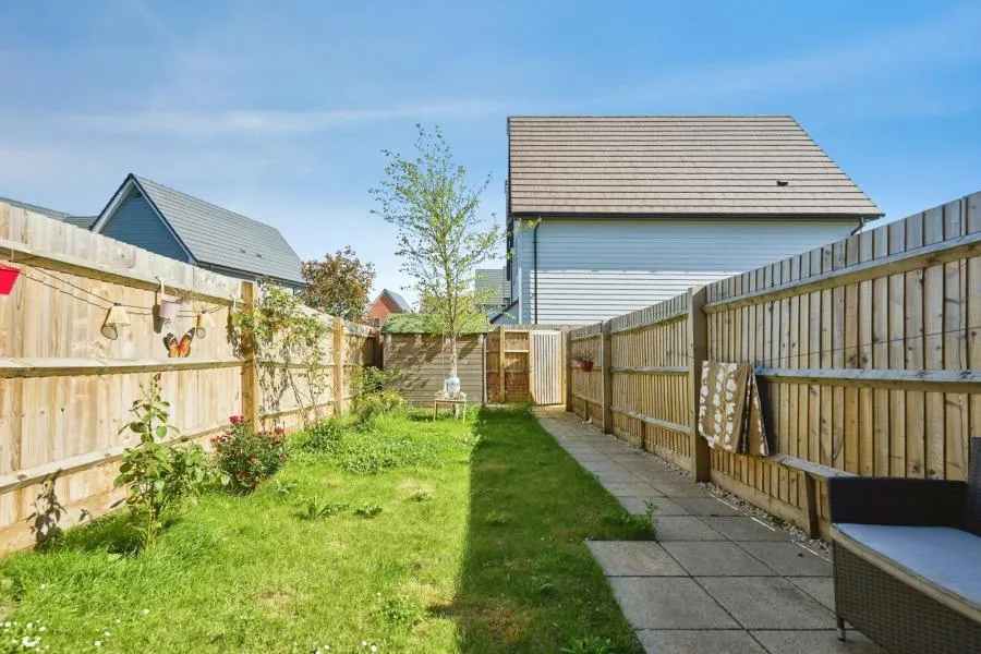 Rye Way, Finchwood Park, RG40, photo 8