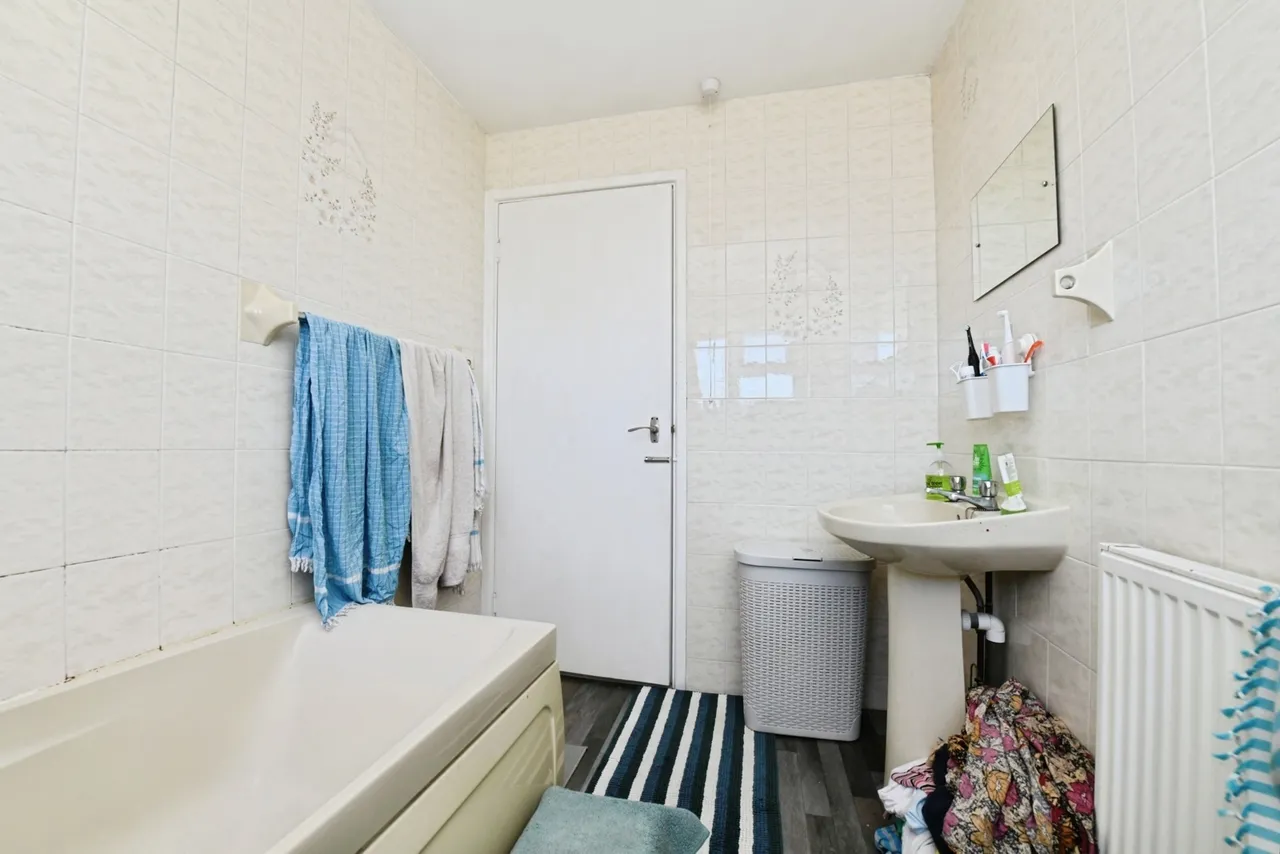 Graysons Close, Rayleigh, Essex, SS6, photo 13