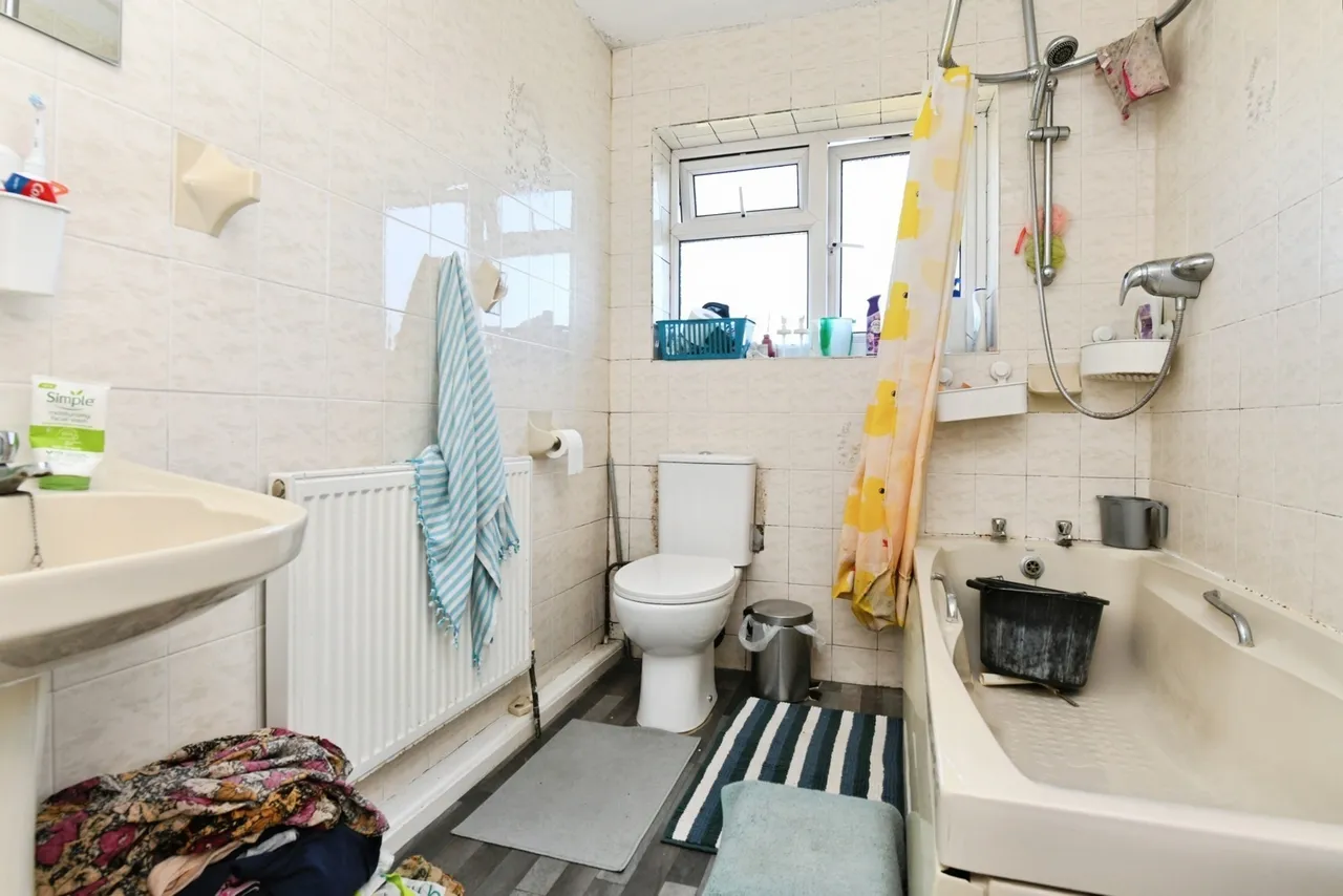 Graysons Close, Rayleigh, Essex, SS6, photo 11