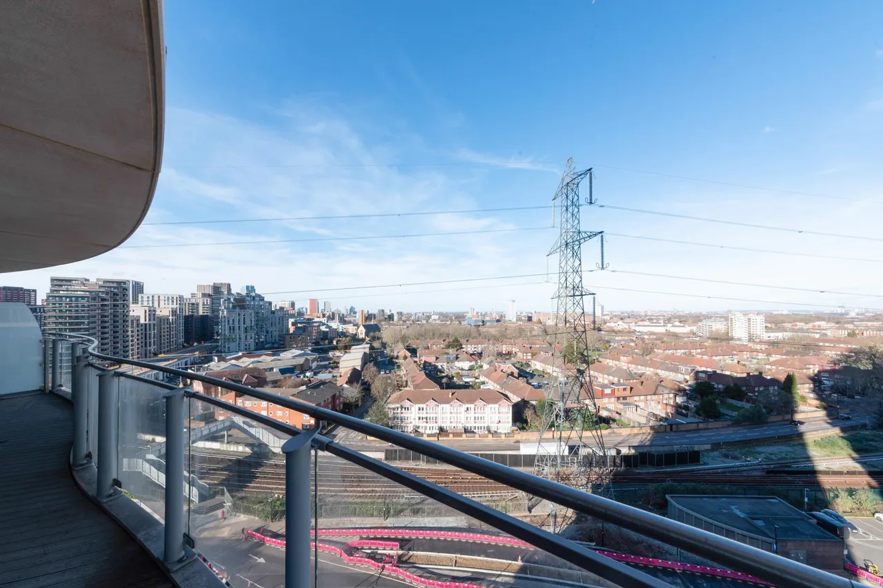 Tidal Basin Road, London, E16, photo 9