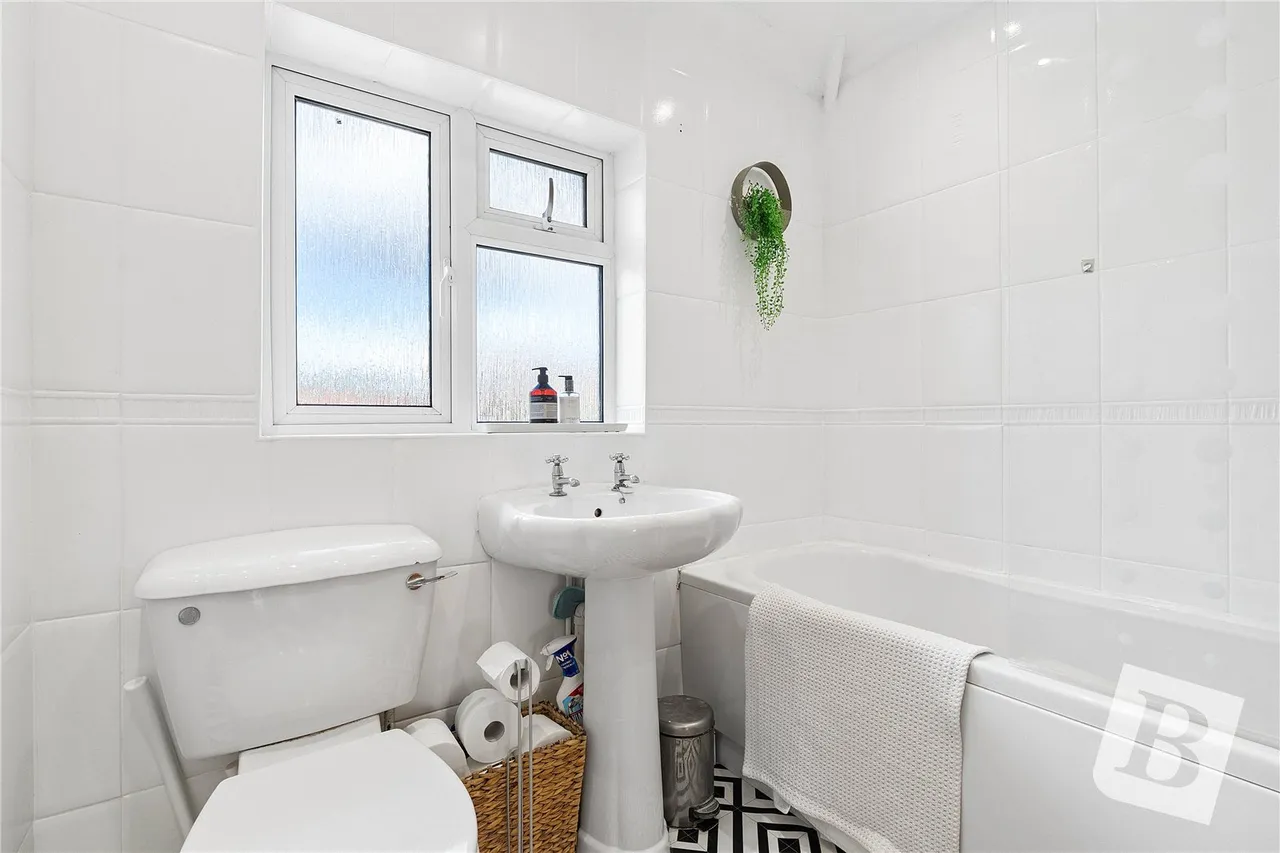 Central Park Avenue, Dagenham, RM10, photo 8