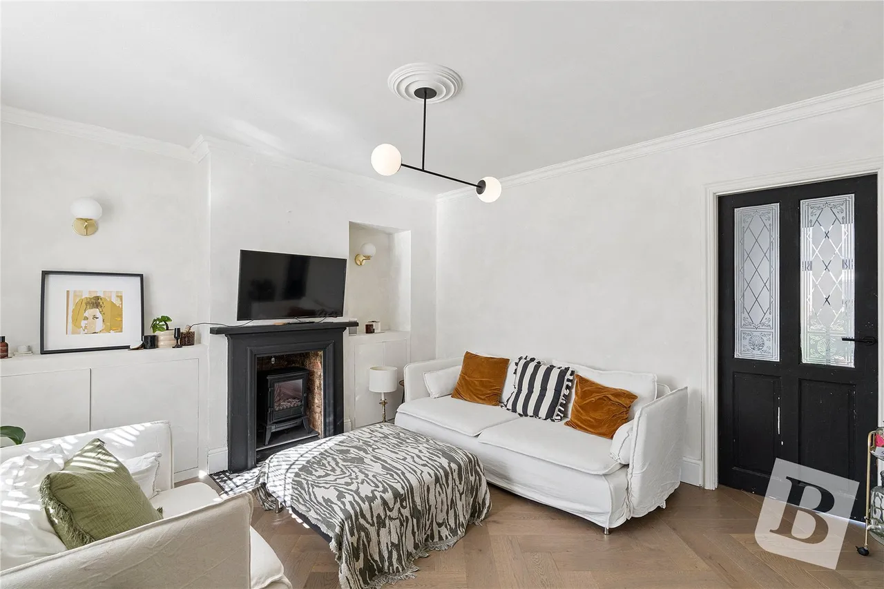 Central Park Avenue, Dagenham, RM10, photo 2