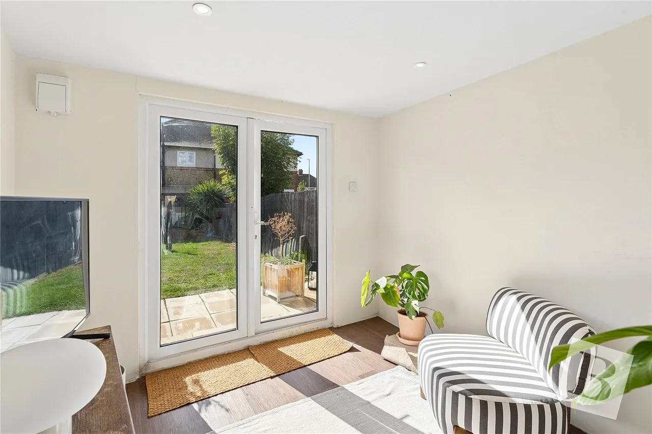 Central Park Avenue, Dagenham, RM10, photo 11