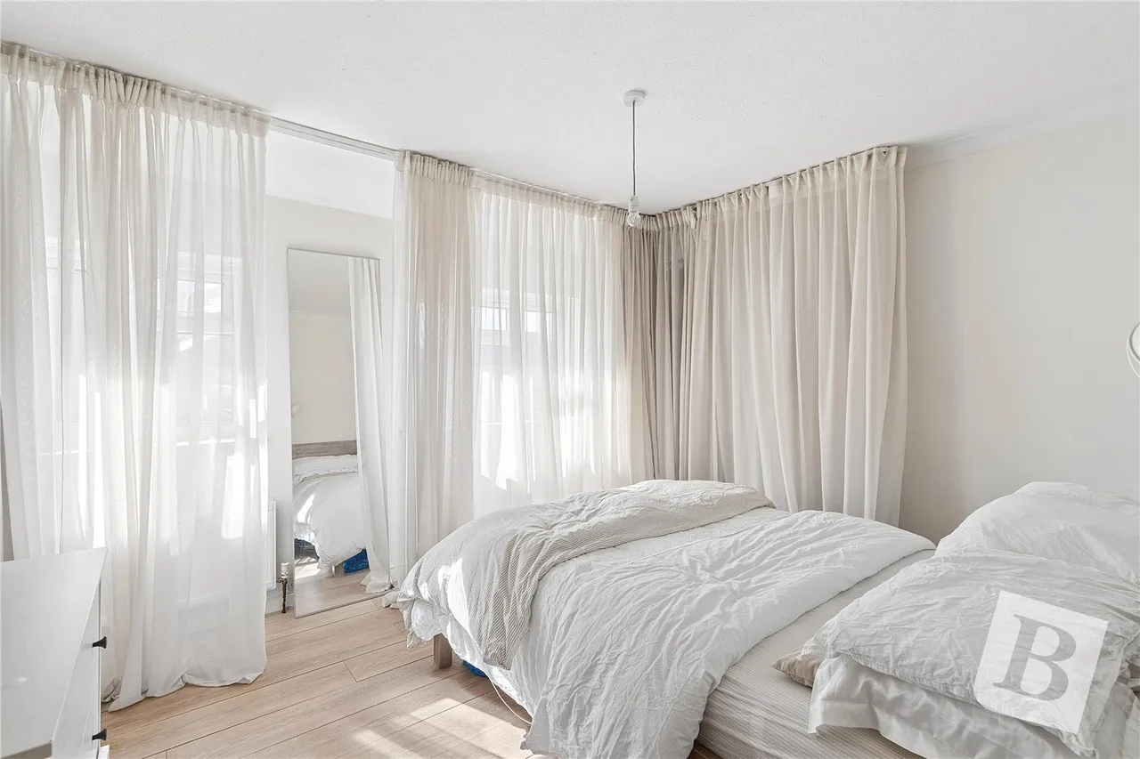 Central Park Avenue, Dagenham, RM10, photo 3
