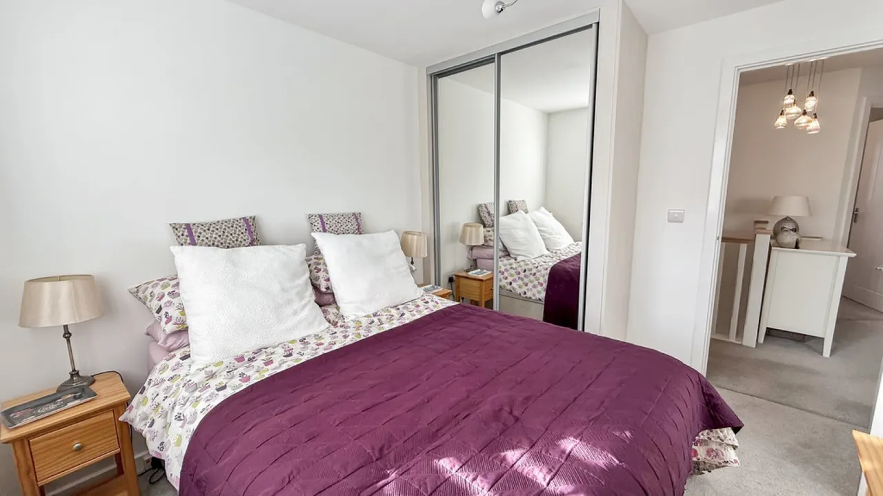 Saturn Close, Warminster, photo 8