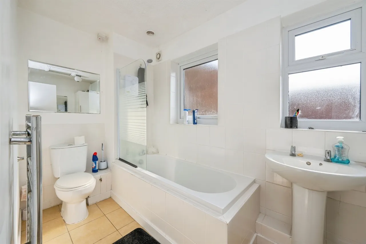 Danebridge Crescent, Oakwood, DE21, photo 4