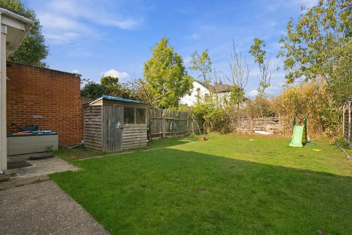 Langdale Gardens, UB6, photo 9