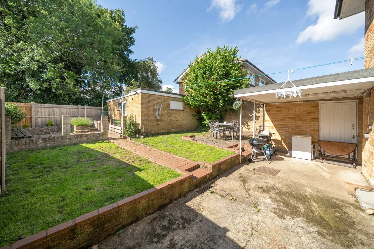 Longlees, Maple Cross, WD3, photo 19