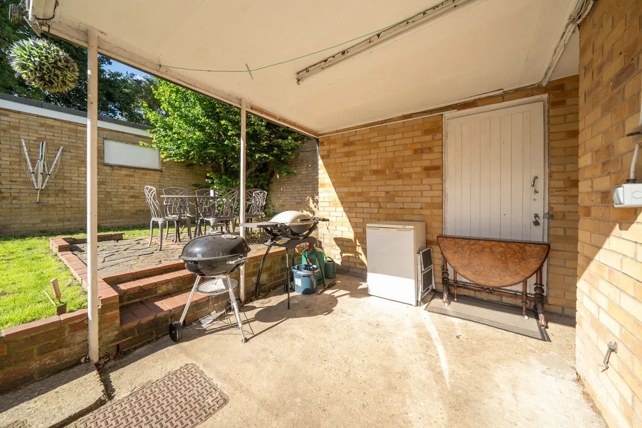 Longlees, Maple Cross, WD3, photo 18