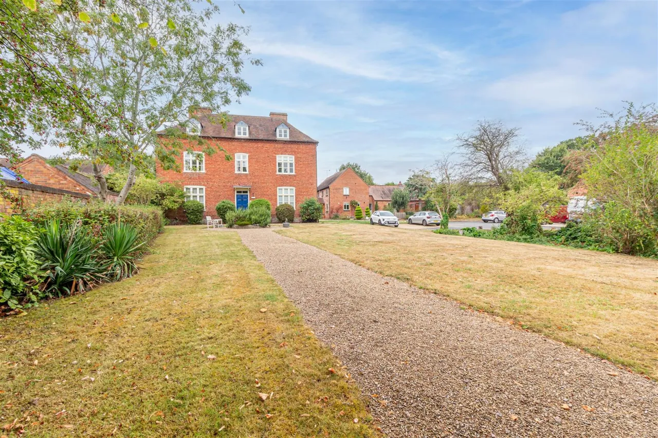 Harrow Croft, Worcester, WR2, photo 18