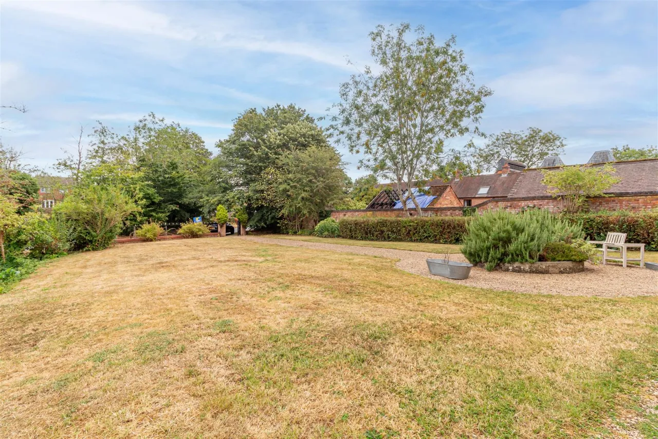 Harrow Croft, Worcester, WR2, photo 19