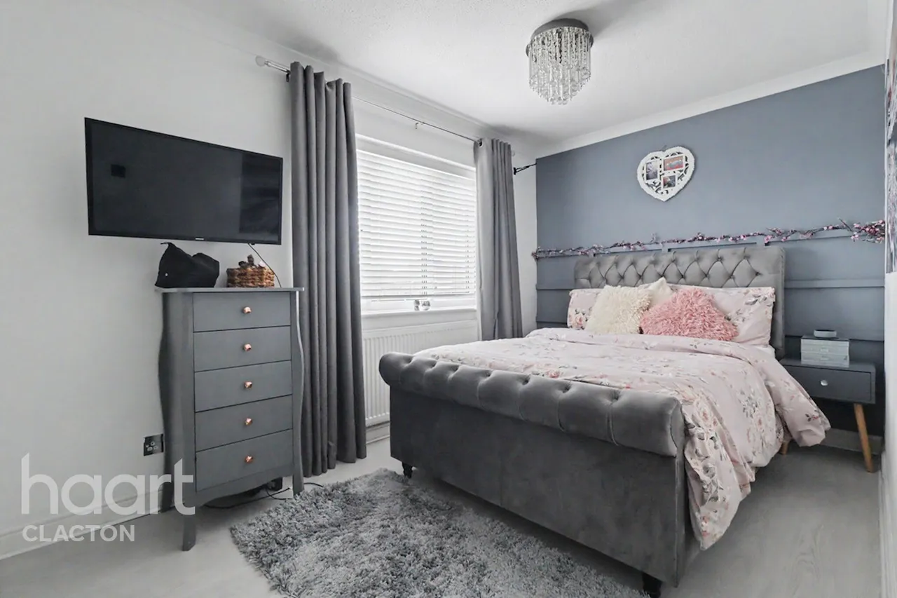 Ruaton Drive, Clacton-On-Sea, CO16, photo 6