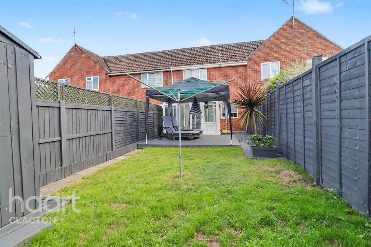 Ruaton Drive, Clacton-On-Sea, CO16, photo 10