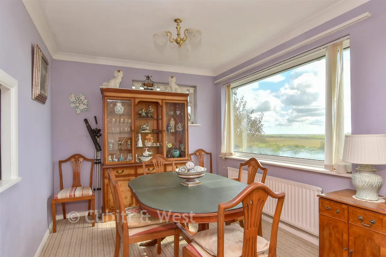 Warren Close, Woodingdean, BN2, photo 7