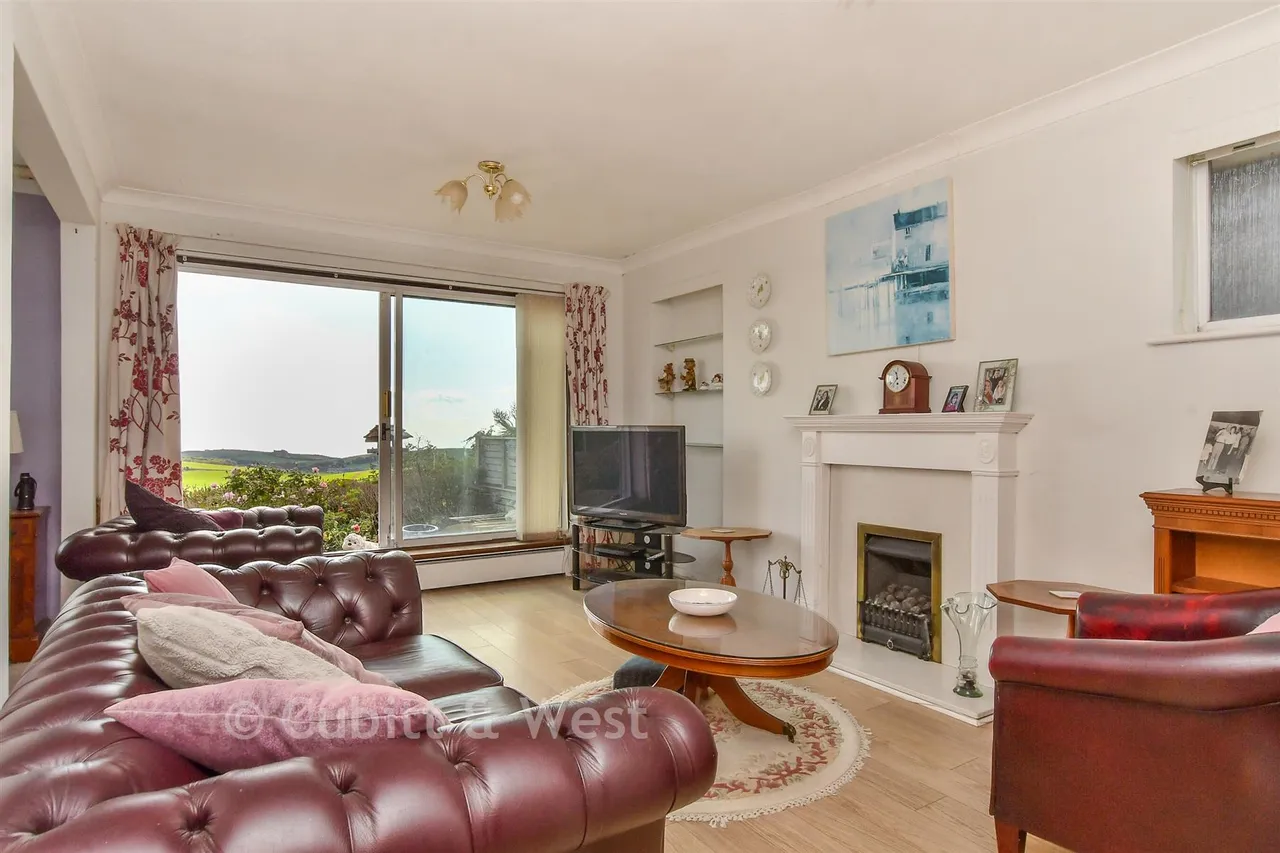 Warren Close, Woodingdean, BN2, photo 3