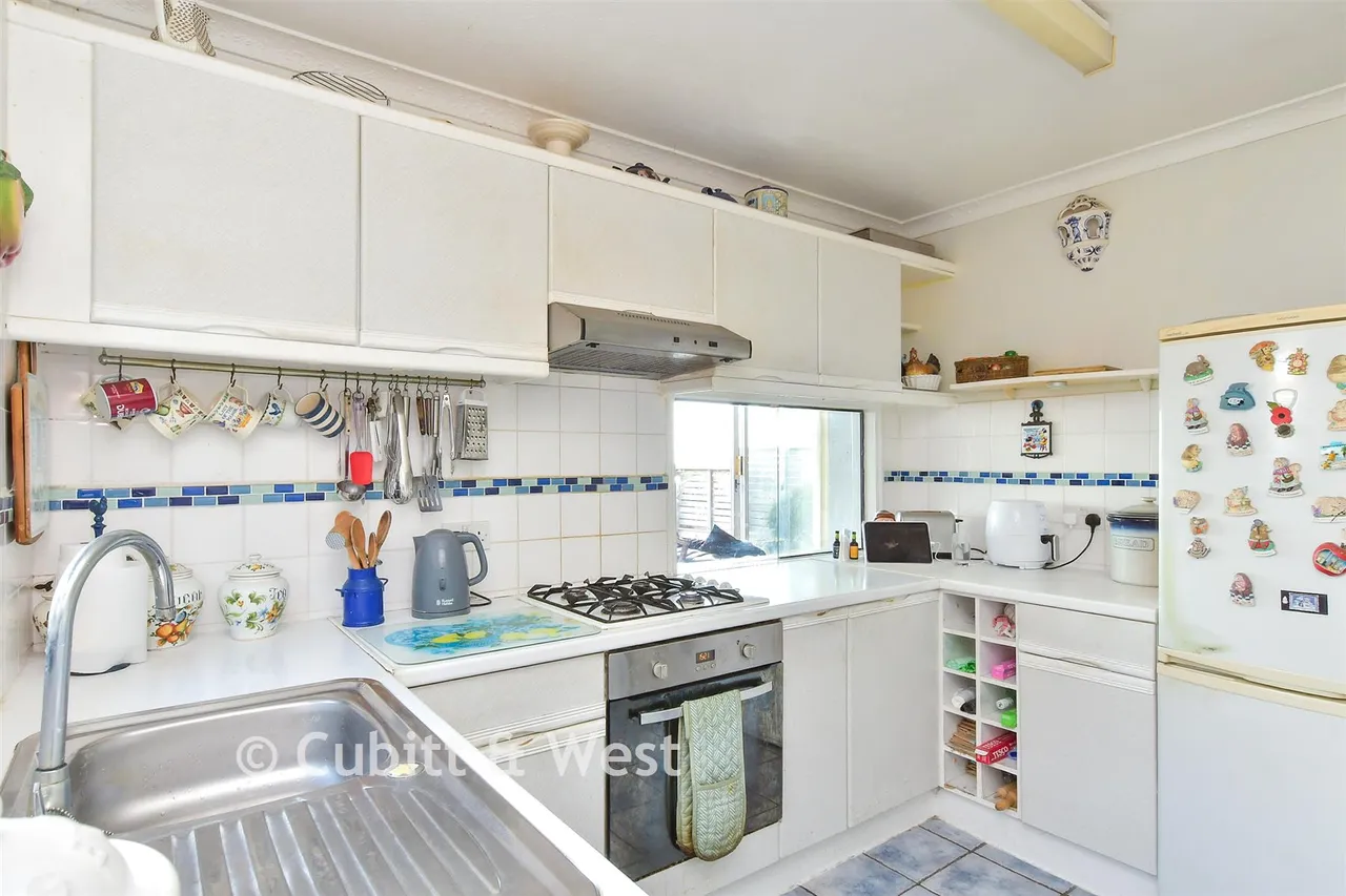 Warren Close, Woodingdean, BN2, photo 4