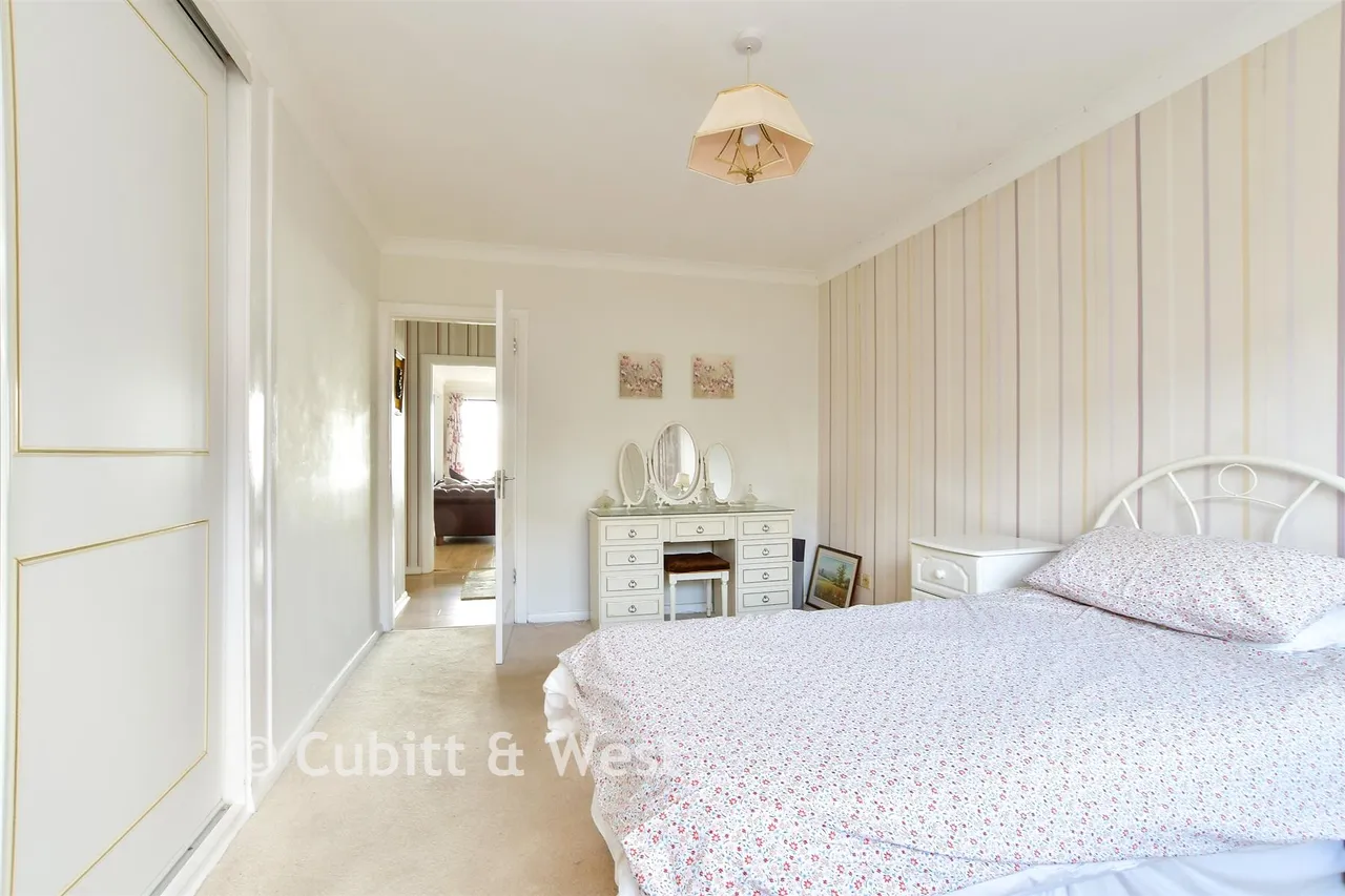 Warren Close, Woodingdean, BN2, photo 9