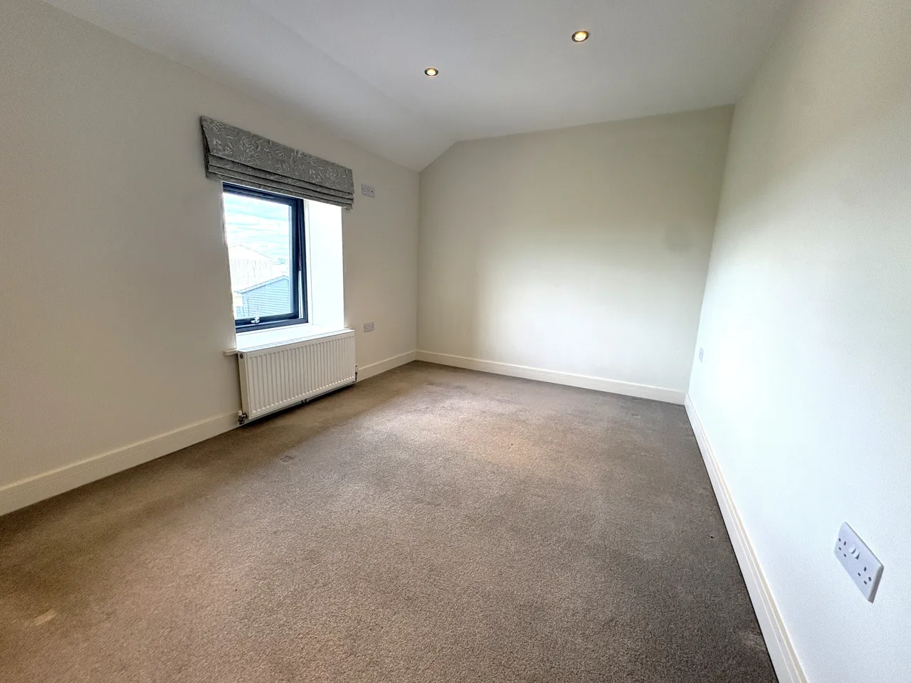 Days Lode Road, PE15, photo 13