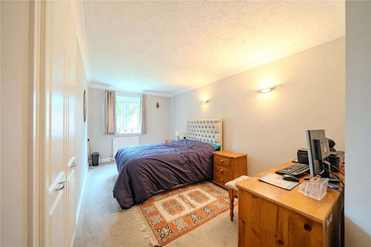 Harrogate Road, Leeds, LS17, photo 4