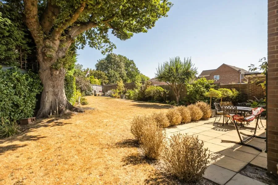 Sagecroft Road, Thatcham, RG18, photo 9