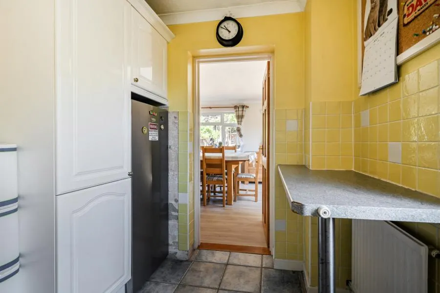 Sagecroft Road, Thatcham, RG18, photo 12