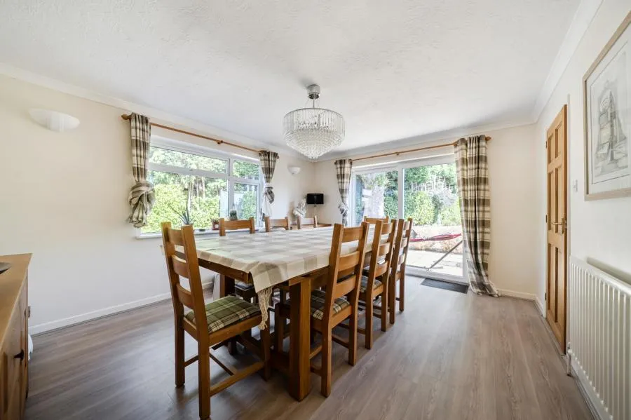 Sagecroft Road, Thatcham, RG18, photo 2
