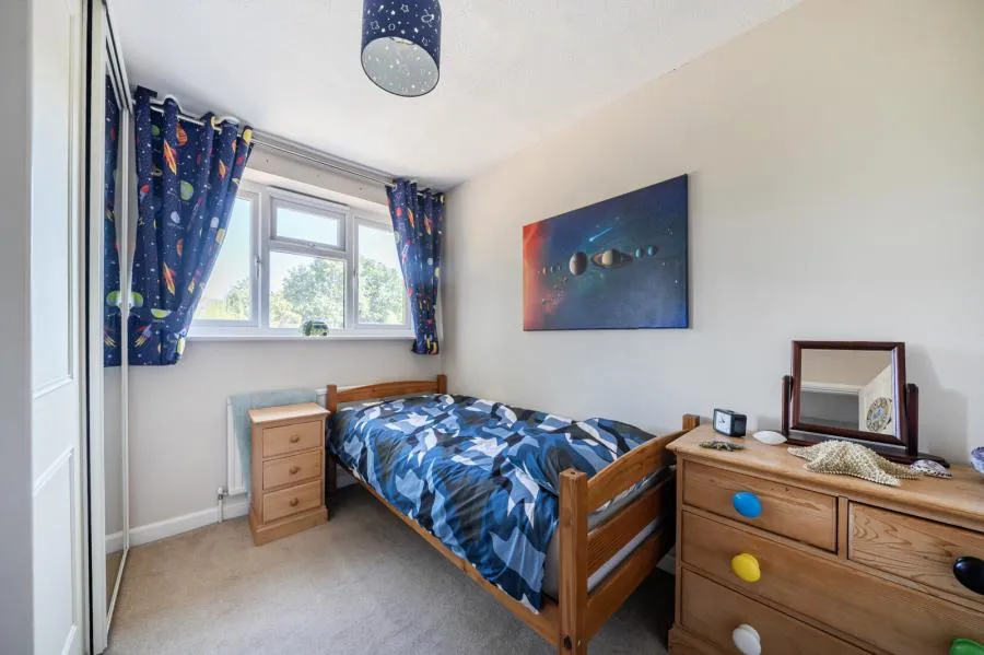 Sagecroft Road, Thatcham, RG18, photo 13