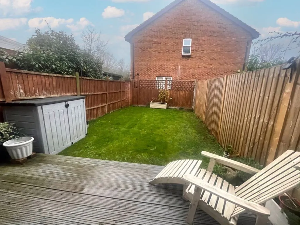 Bridgestone Drive, Bourne End SL8 5XG, photo 2