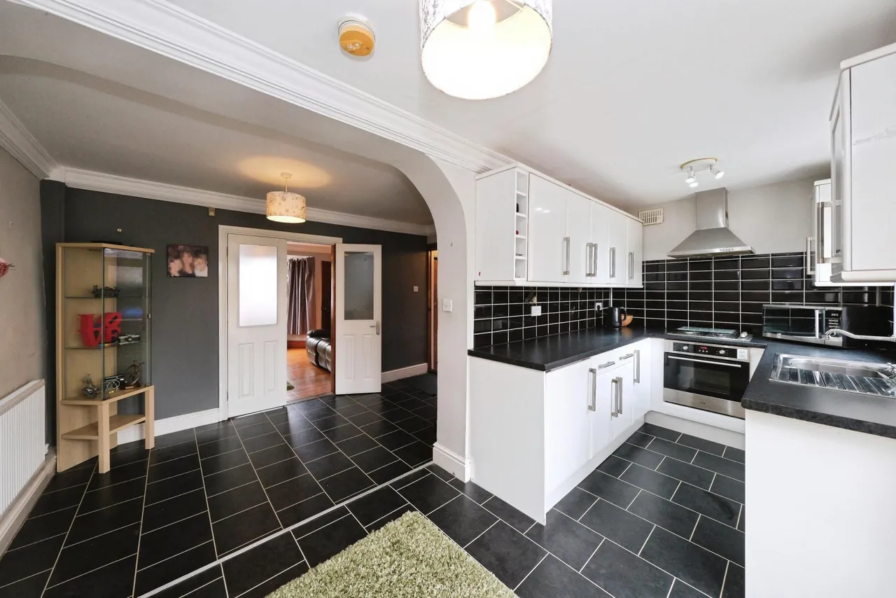 Long Hill Rise, Nottingham, NG15, photo 6