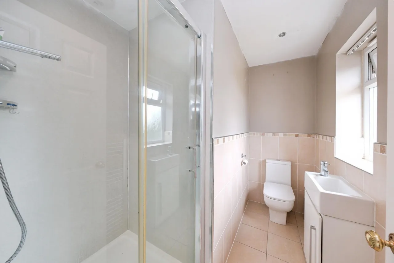 Long Hill Rise, Nottingham, NG15, photo 11