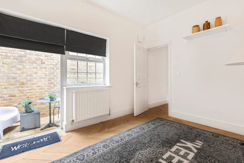 Balls Pond Road, London, N1, photo 10