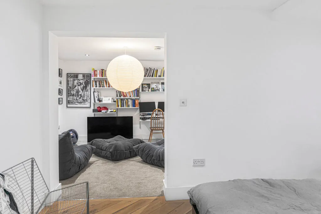 Balls Pond Road, London, N1, photo 16
