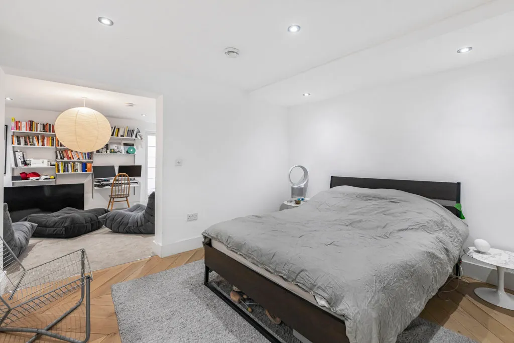 Balls Pond Road, London, N1, photo 19