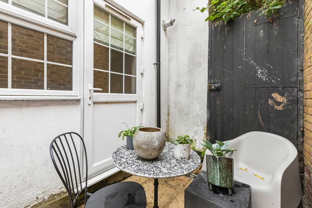 Balls Pond Road, London, N1, photo 11