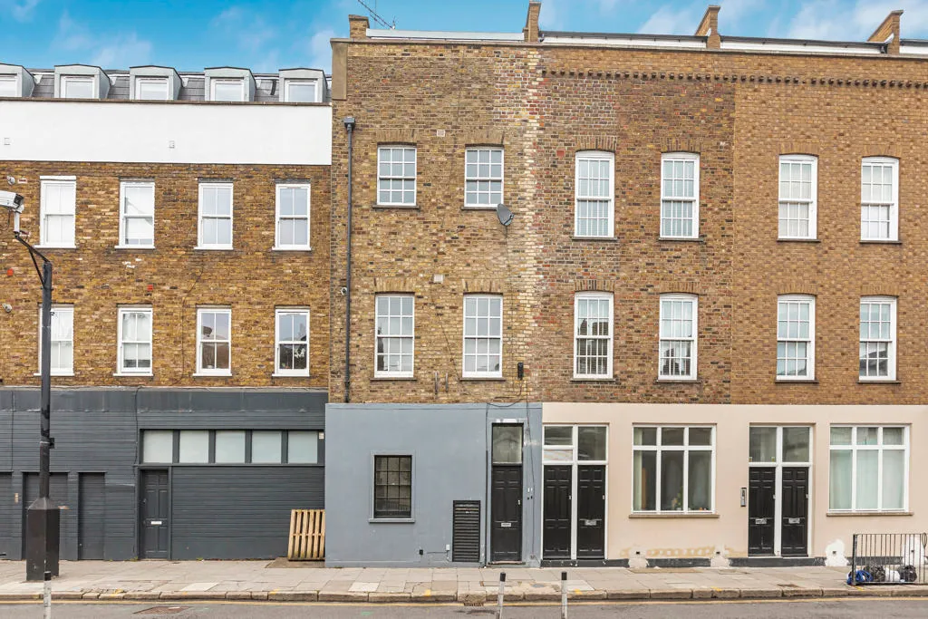 2 bed flat for sale, Balls Pond Road, London, N1