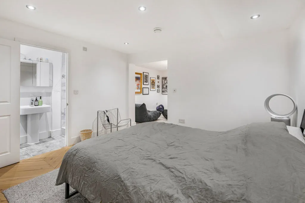 Balls Pond Road, London, N1, photo 20