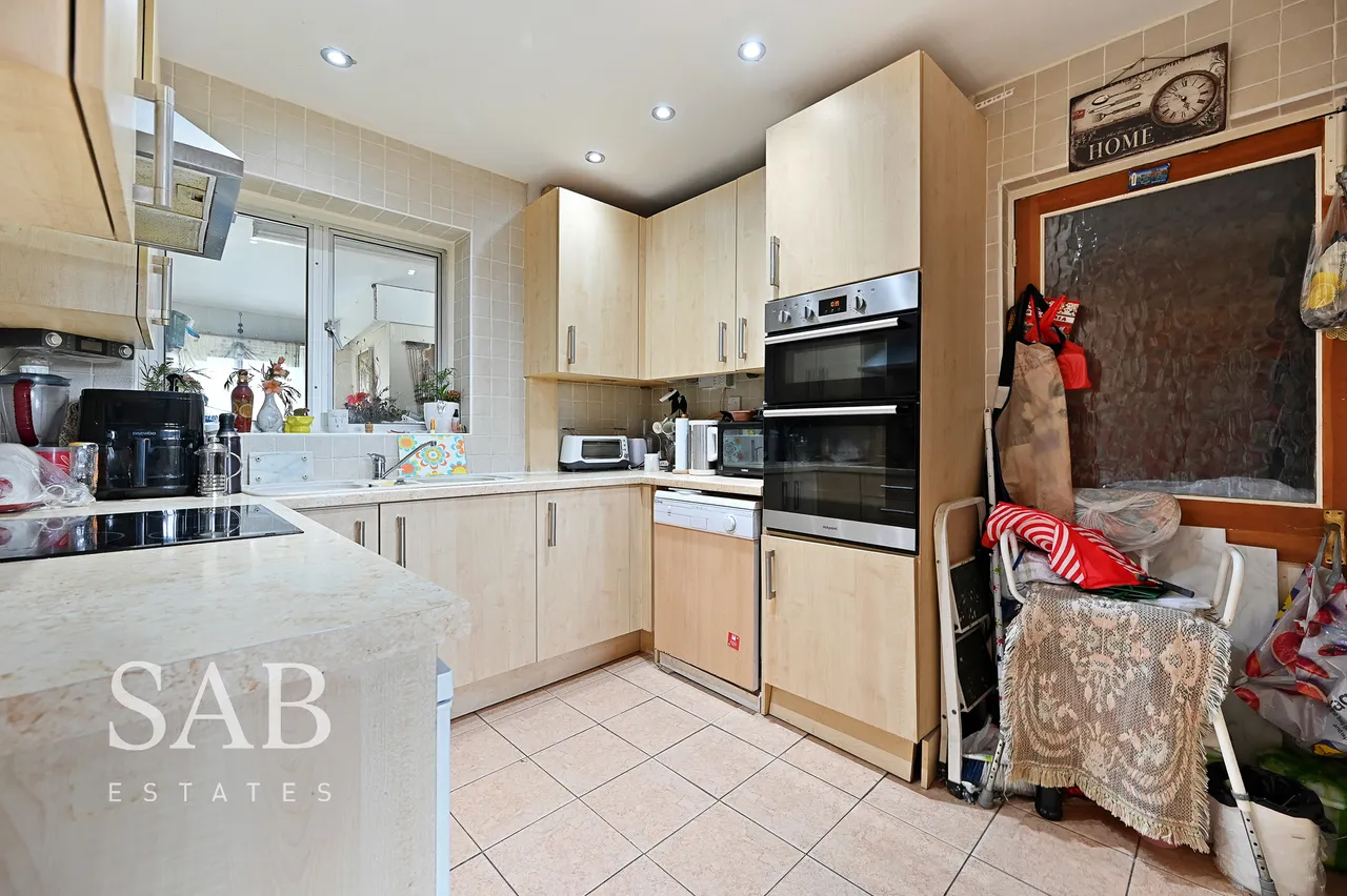 Melrose Close, Greenford, UB6, photo 3