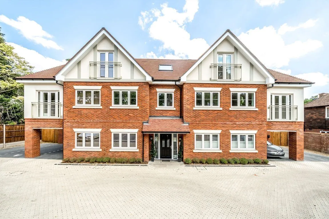2 bed property for sale, Brooklands Road, Weybridge, KT13