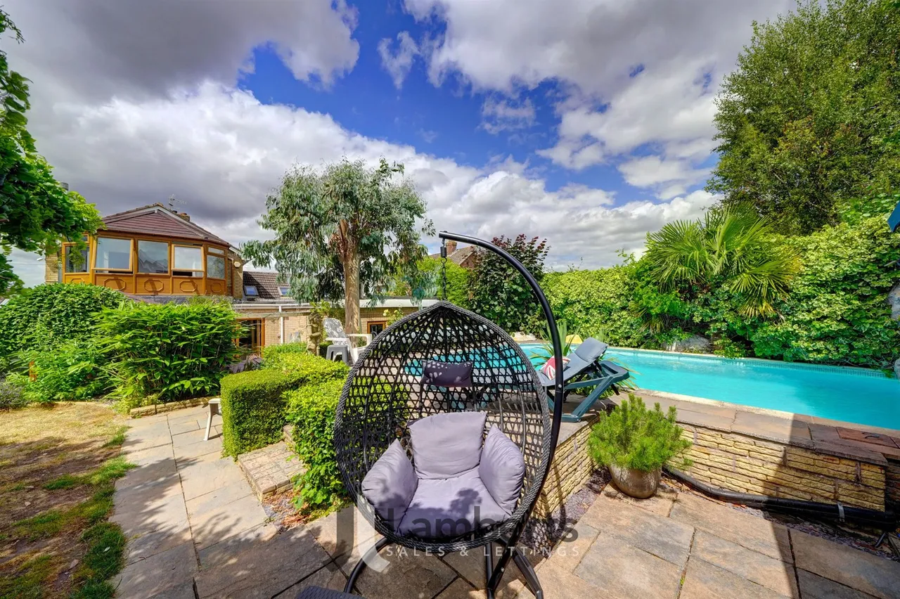 29 Brotherton Avenue, Redditch, photo 36