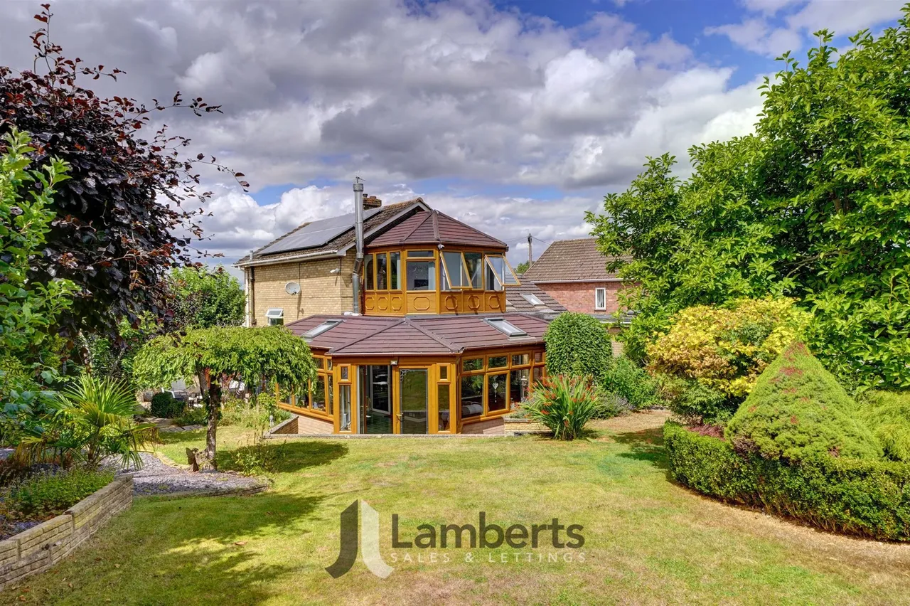 29 Brotherton Avenue, Redditch, photo 43