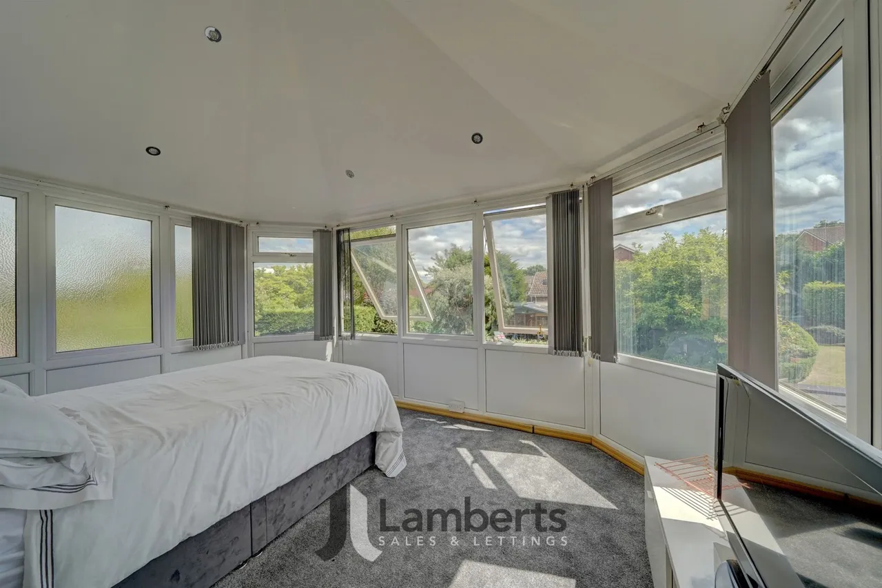 29 Brotherton Avenue, Redditch, photo 17