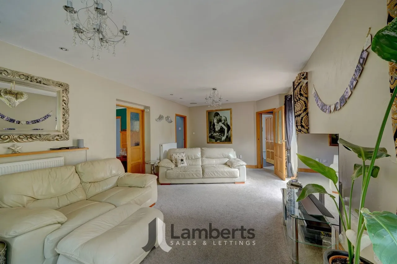 29 Brotherton Avenue, Redditch, photo 10