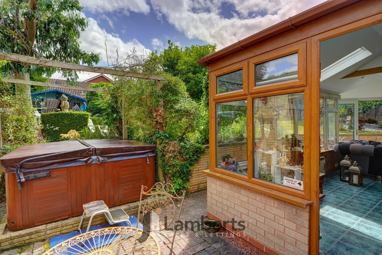 29 Brotherton Avenue, Redditch, photo 41