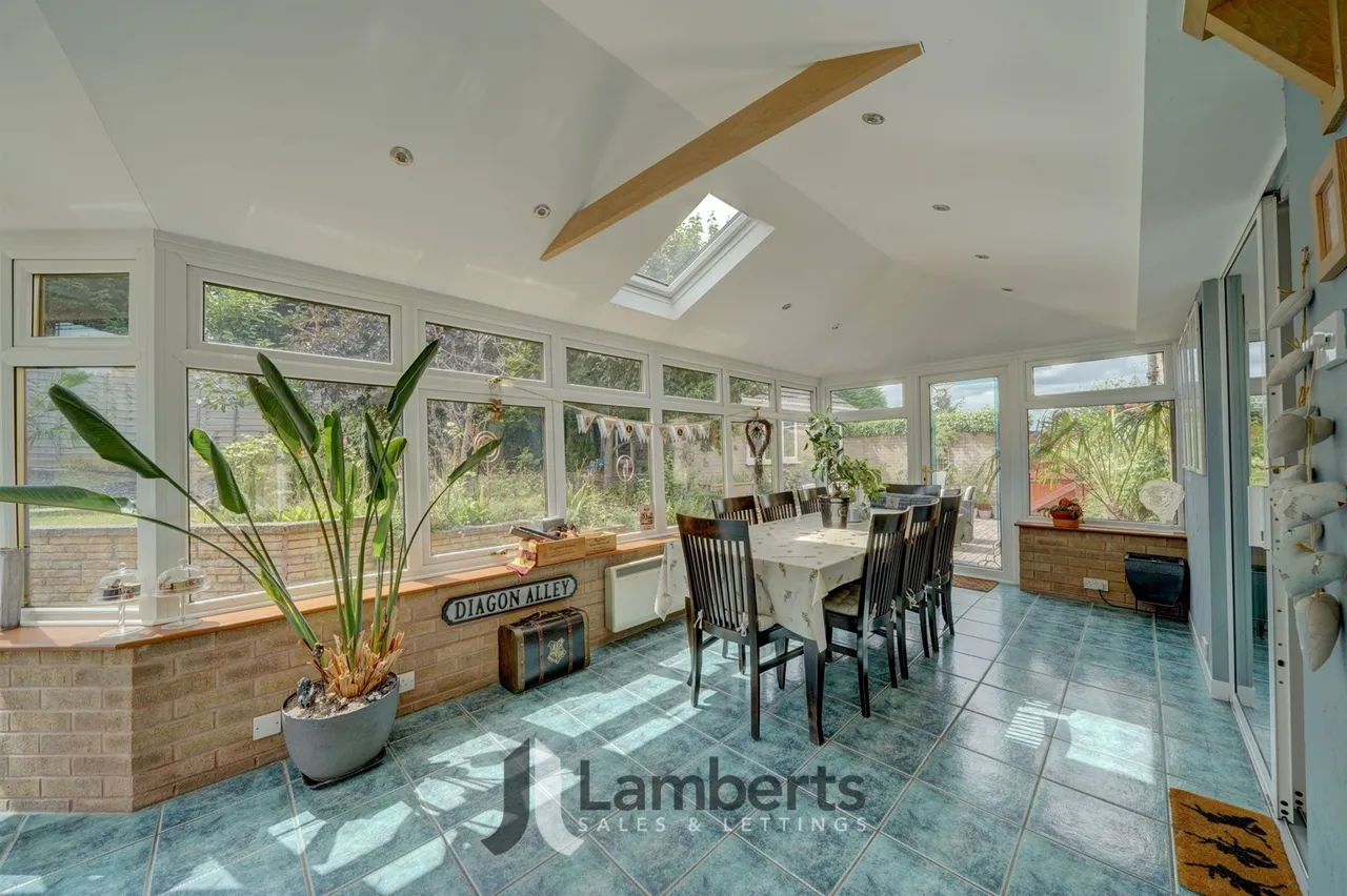 29 Brotherton Avenue, Redditch, photo 4